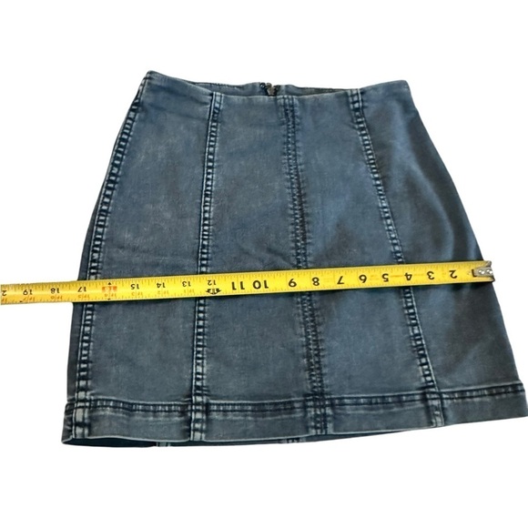 Free People Jean Mini Skirt Sz 4 - Picture 12 of 17